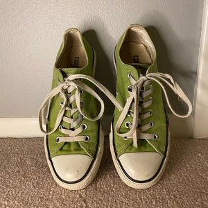 Size 5 lime green Converse